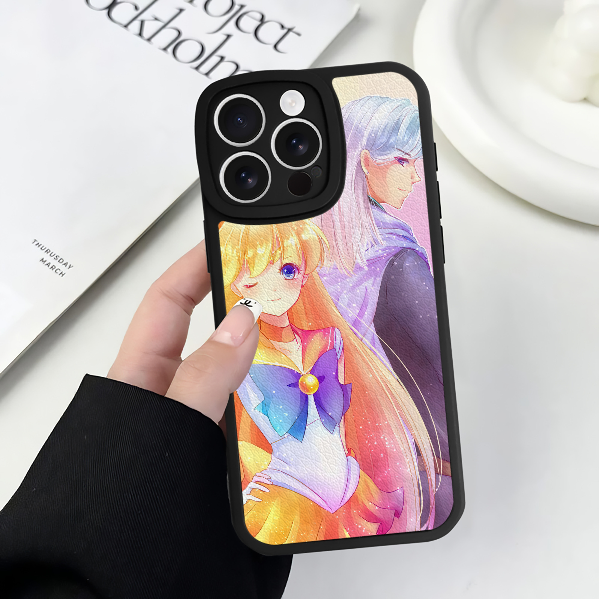 （画像用） 美少女戦士セーラームーン Sailor Moon 【iPhone 16シリーズ対応】シリコンスマホケース（レザー調） 材質：シリコン
